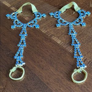 Stunning finger bracelets fabulous bl. rhinestones